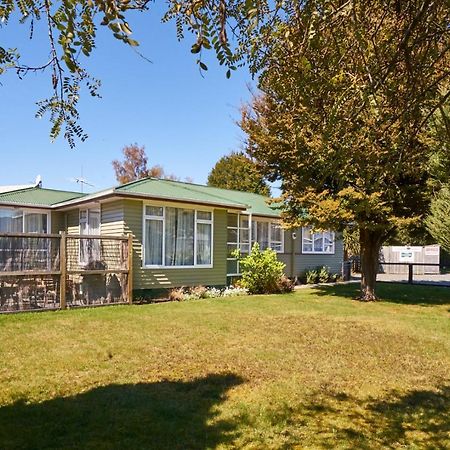 Accommodation Fiordland -The Three Bedroom House At 226A Milford Road テアナウ エクステリア 写真