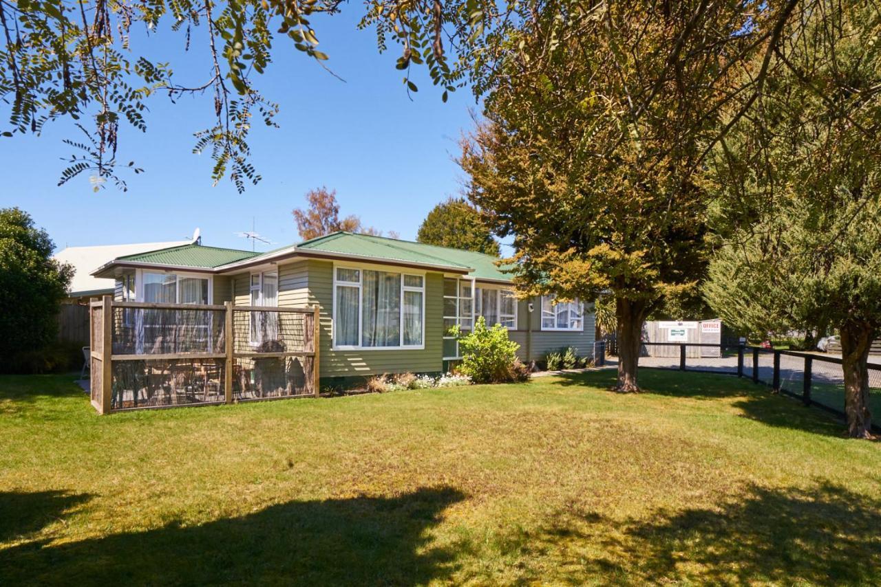 Accommodation Fiordland -The Three Bedroom House At 226A Milford Road テアナウ エクステリア 写真