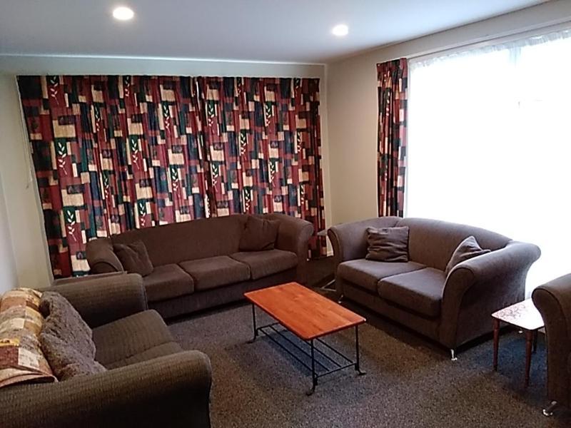 Accommodation Fiordland -The Three Bedroom House At 226A Milford Road テアナウ エクステリア 写真