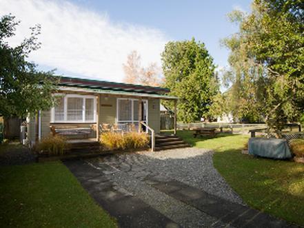 Accommodation Fiordland -The Three Bedroom House At 226A Milford Road テアナウ エクステリア 写真