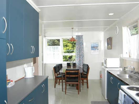 Accommodation Fiordland -The Three Bedroom House At 226A Milford Road テアナウ エクステリア 写真