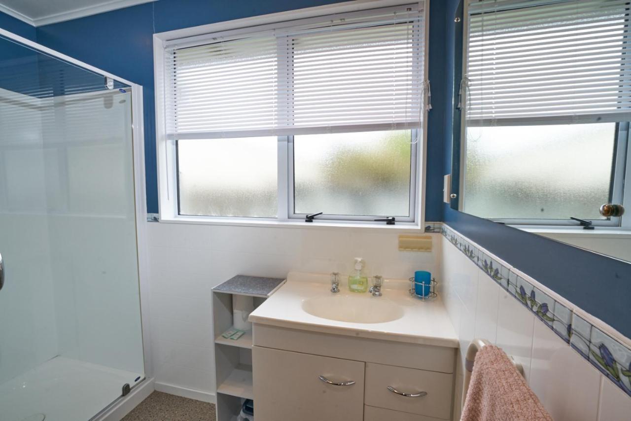 Accommodation Fiordland -The Three Bedroom House At 226A Milford Road テアナウ エクステリア 写真