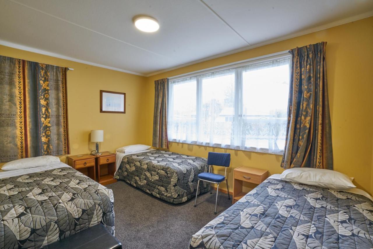 Accommodation Fiordland -The Three Bedroom House At 226A Milford Road テアナウ エクステリア 写真