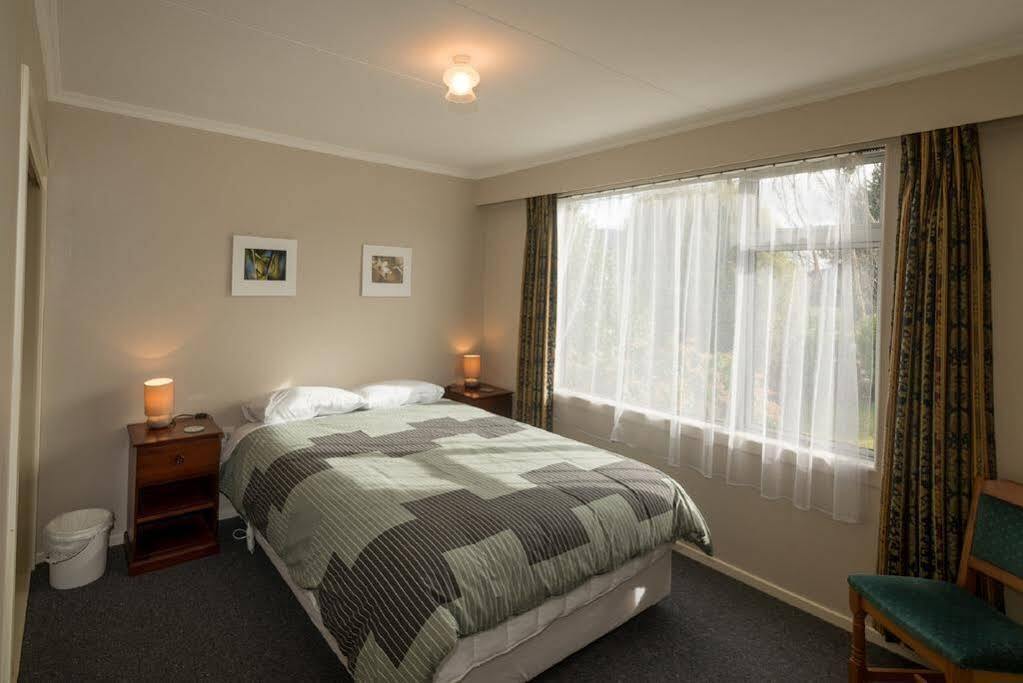 Accommodation Fiordland -The Three Bedroom House At 226A Milford Road テアナウ エクステリア 写真